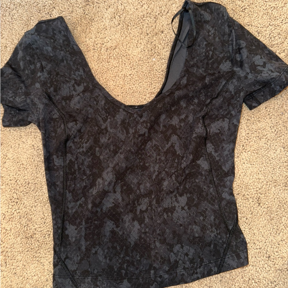 Lululemon top